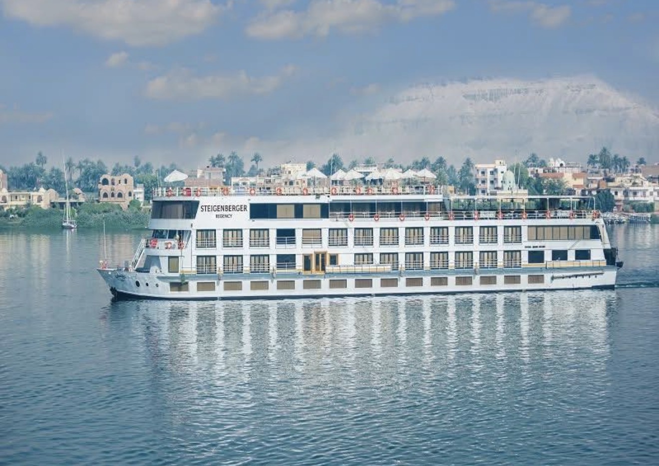 Nile Dinner Cruise in Cairo Photo 4